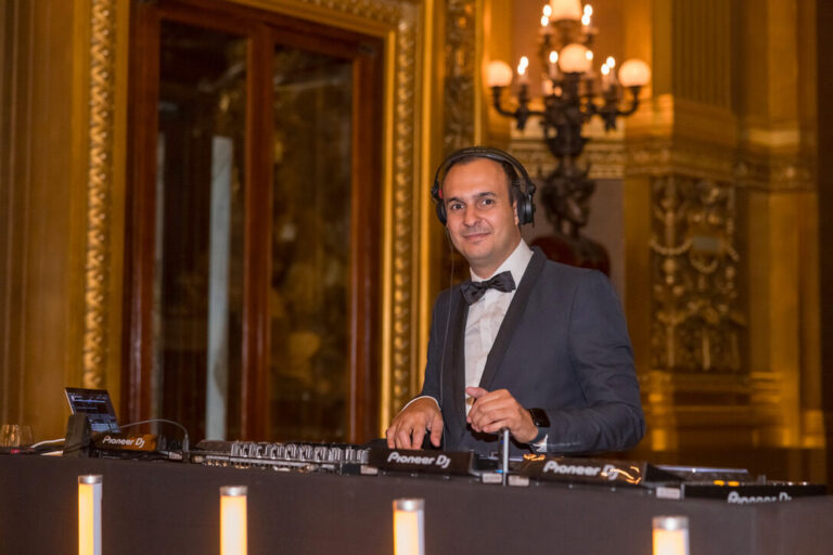 551FFEBD-6F54-4E55-9A99-DA58D4479B54_1_105_c